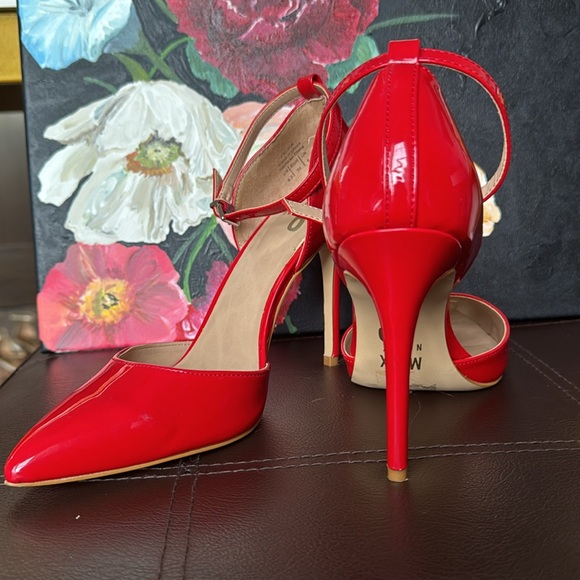 💃🏼🔥 HOT Red Heels 👠 - Picture 3 of 6